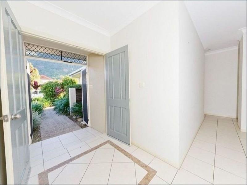 6 Elphinstone Street, Kanimbla QLD 4870