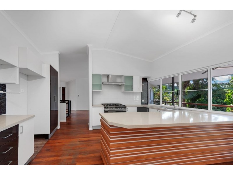 8 Knight Road, Smithfield QLD 4878