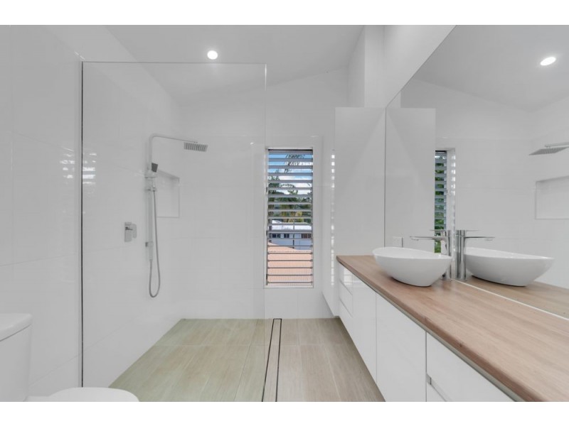 8 Knight Road, Smithfield QLD 4878