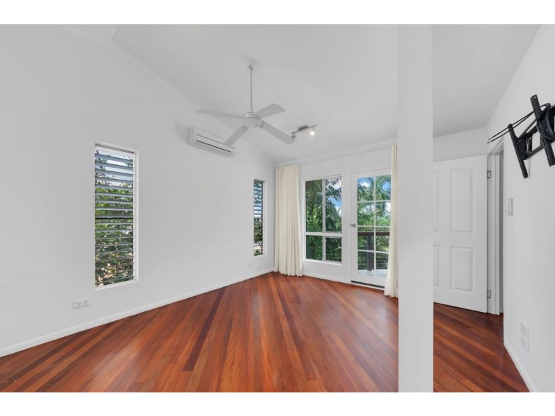 8 Knight Road, Smithfield QLD 4878