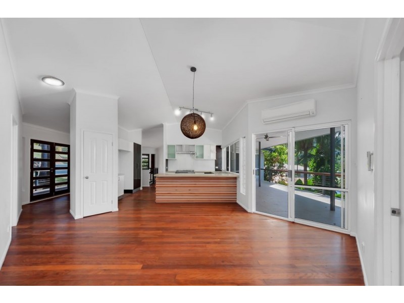 8 Knight Road, Smithfield QLD 4878