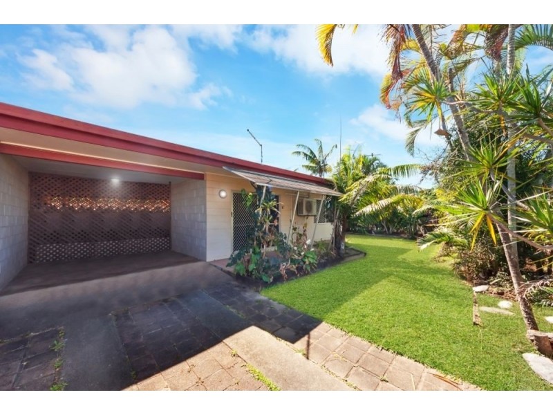 2/1 Kauri Street, Manoora QLD 4870