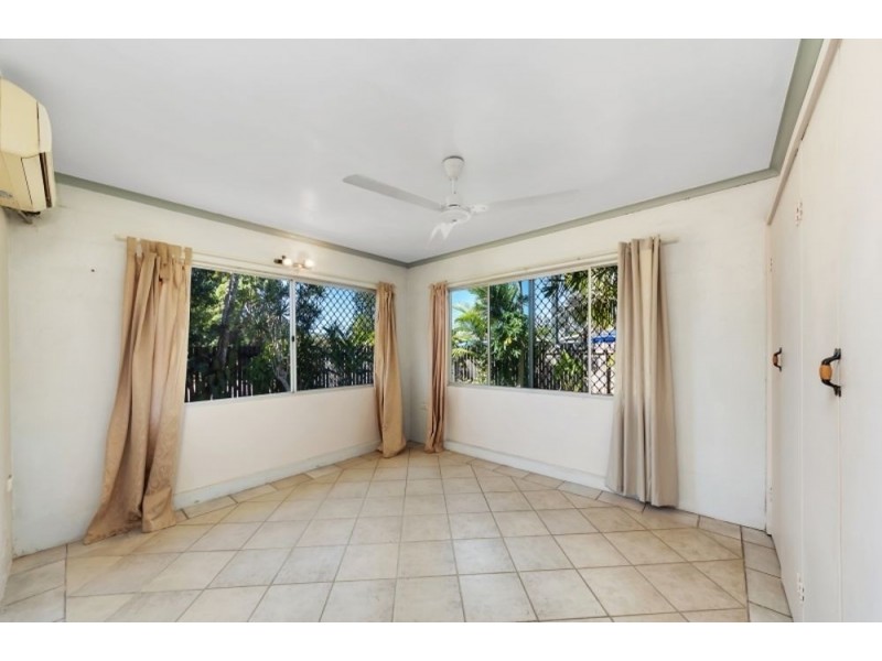 2/1 Kauri Street, Manoora QLD 4870