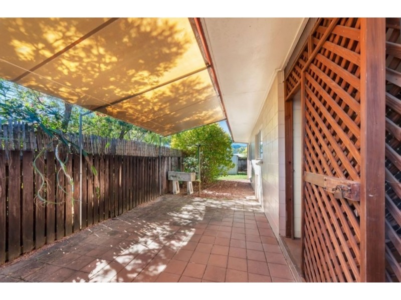 2/1 Kauri Street, Manoora QLD 4870