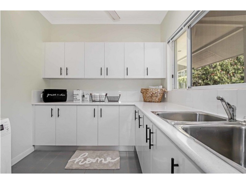 21-23 Robb Road, Redlynch QLD 4870