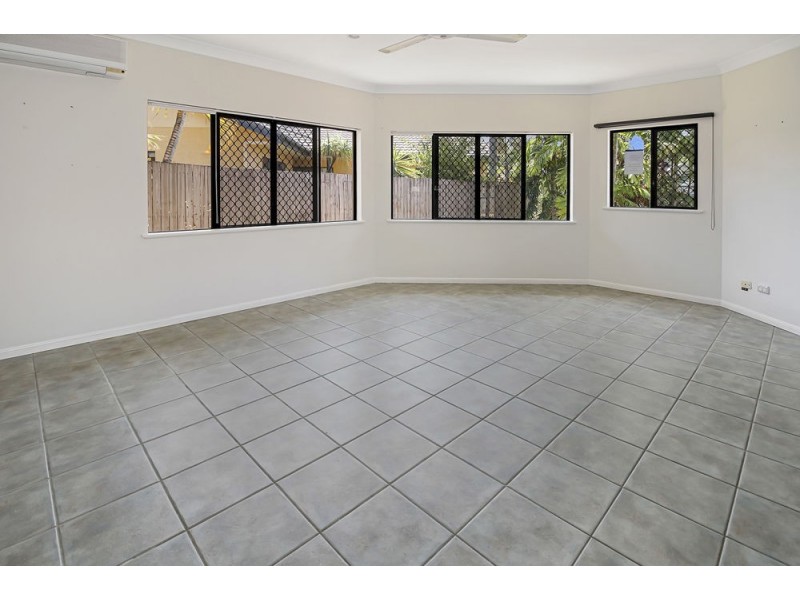 17 Ellis Close, Kewarra Beach QLD 4879