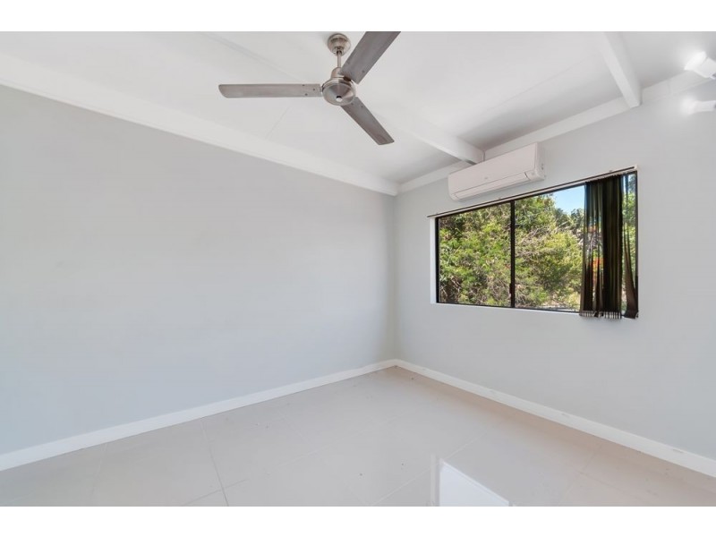 2/323 McLeod Street, Cairns North QLD 4870