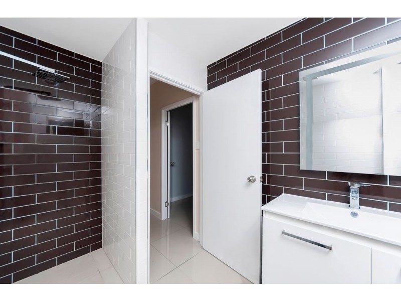 2/323 McLeod Street, Cairns North QLD 4870