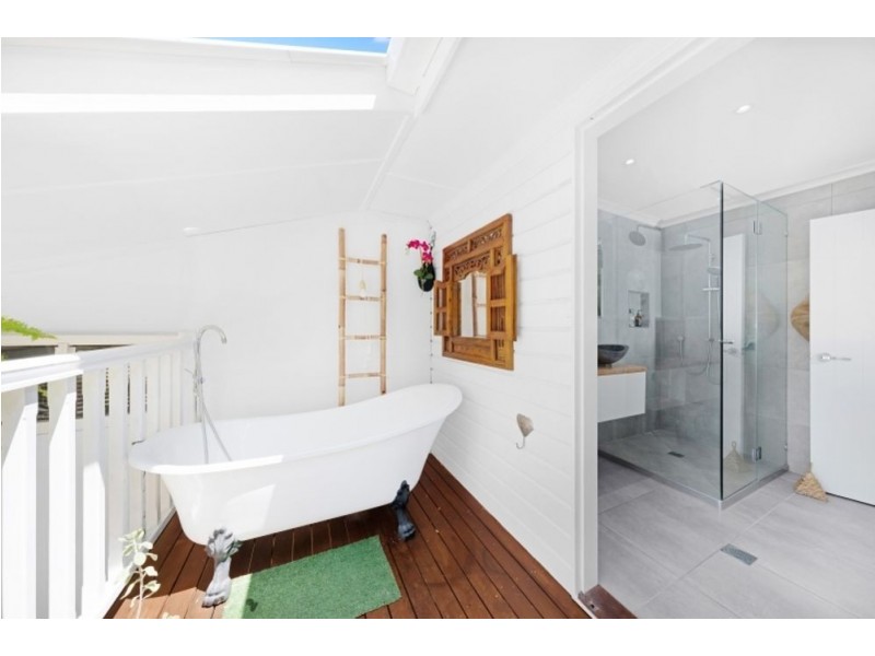 67 Hillview Crescent, Whitfield QLD 4870
