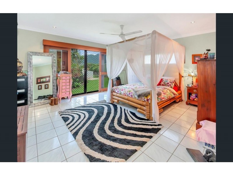 17-19 Robb Road, Redlynch QLD 4870