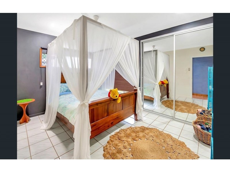 17-19 Robb Road, Redlynch QLD 4870