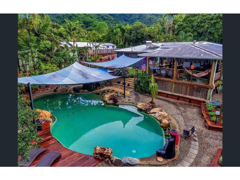 17-19 Robb Road, Redlynch QLD 4870