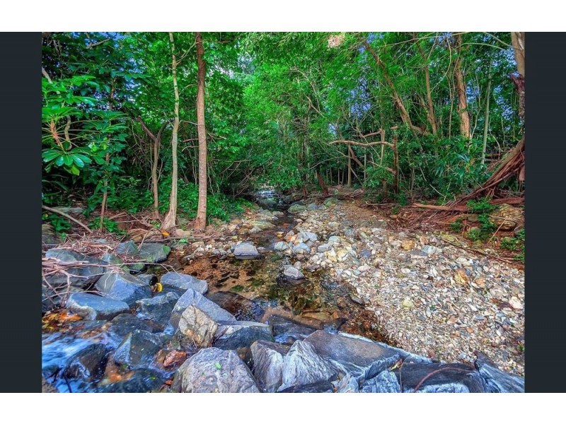 17-19 Robb Road, Redlynch QLD 4870