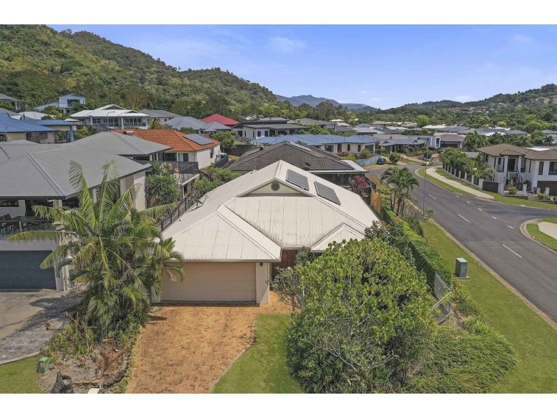 2 Trumpeter Street, Kanimbla QLD 4870