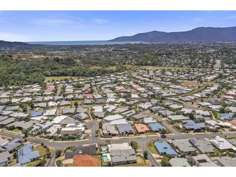 2 Trumpeter Street, Kanimbla QLD 4870