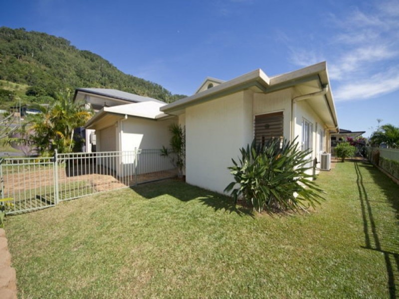 2 Trumpeter Street, Kanimbla QLD 4870