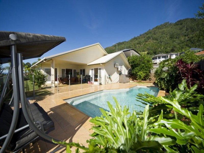 2 Trumpeter Street, Kanimbla QLD 4870
