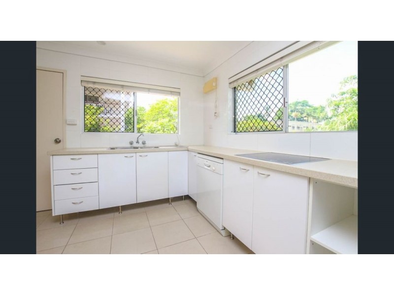 4/112 Digger Street, Cairns North QLD 4870