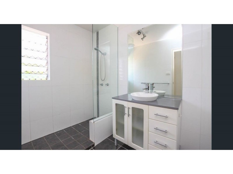 4/112 Digger Street, Cairns North QLD 4870