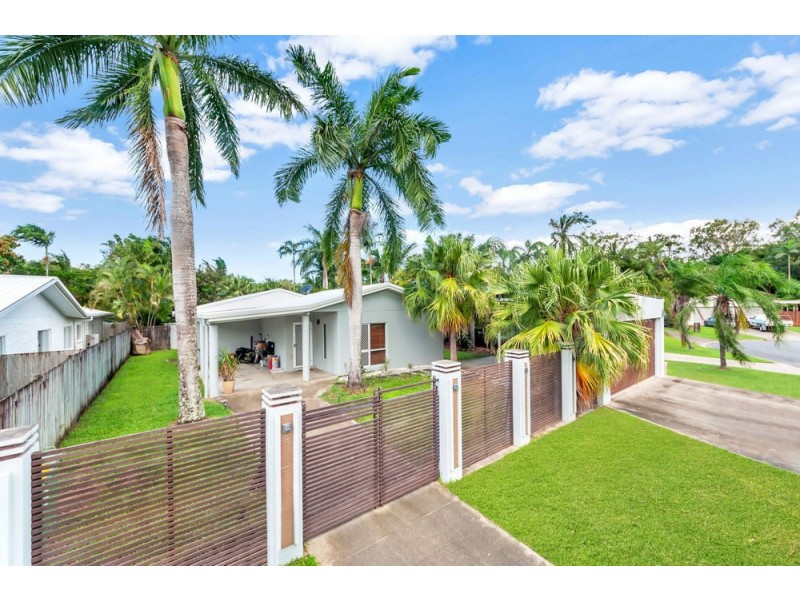 8 Coogee Close, Kewarra Beach QLD 4879