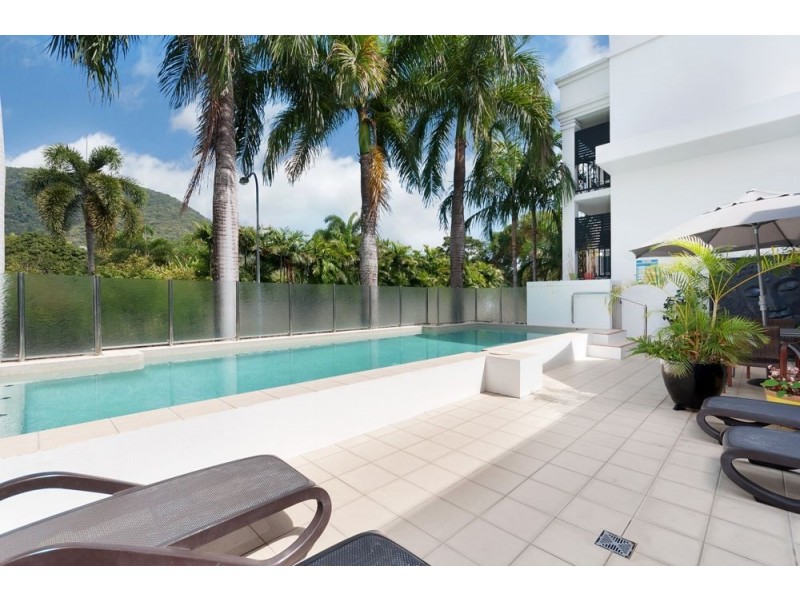 210/2 Oliva Street, Palm Cove QLD 4879