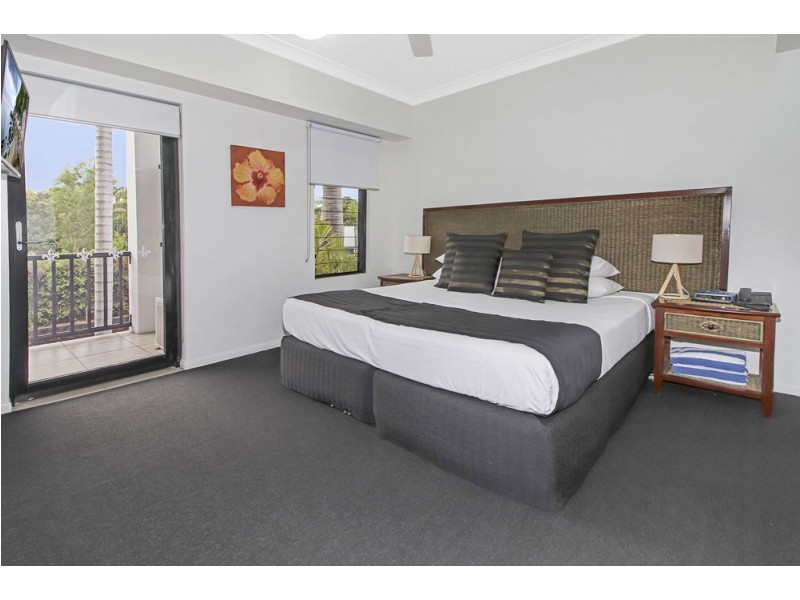 210/2 Oliva Street, Palm Cove QLD 4879