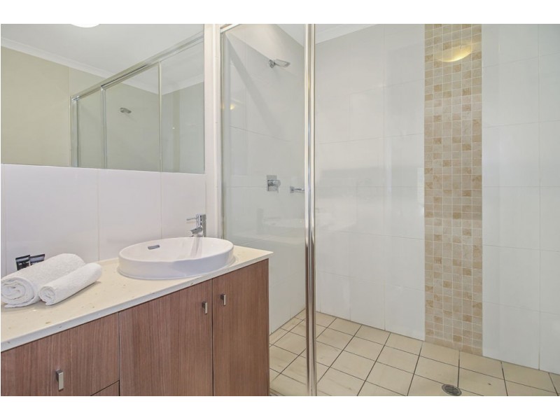 210/2 Oliva Street, Palm Cove QLD 4879