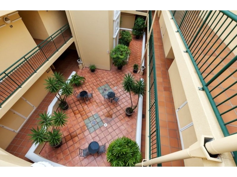 8/62 Abbott Street, Cairns City QLD 4870