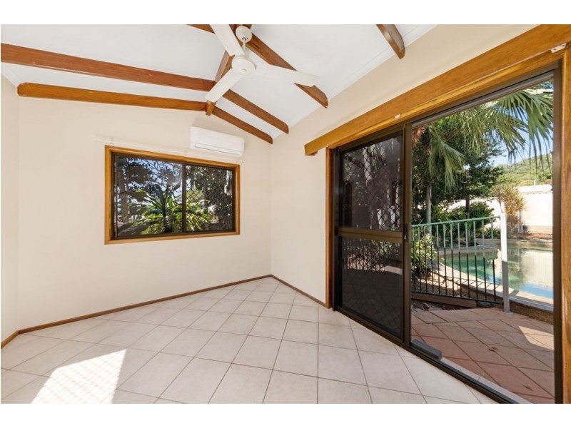 2 Rogers Close, Whitfield QLD 4870