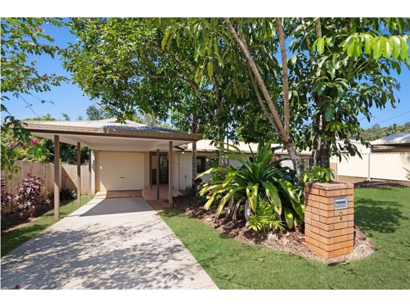 2 Rogers Close, Whitfield QLD 4870
