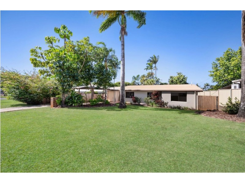 2 Rogers Close, Whitfield QLD 4870