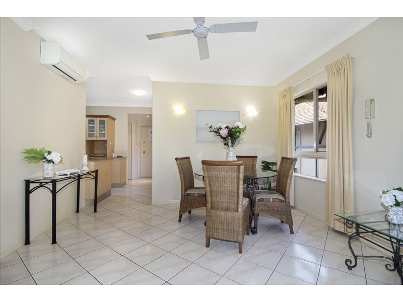 1625/2 Greenslopes Street, Cairns North QLD 4870