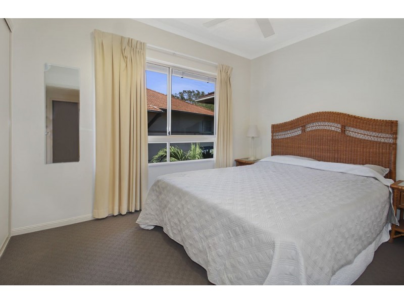 1625/2 Greenslopes Street, Cairns North QLD 4870