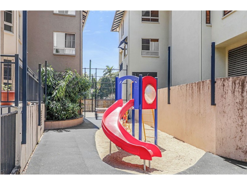 1625/2 Greenslopes Street, Cairns North QLD 4870