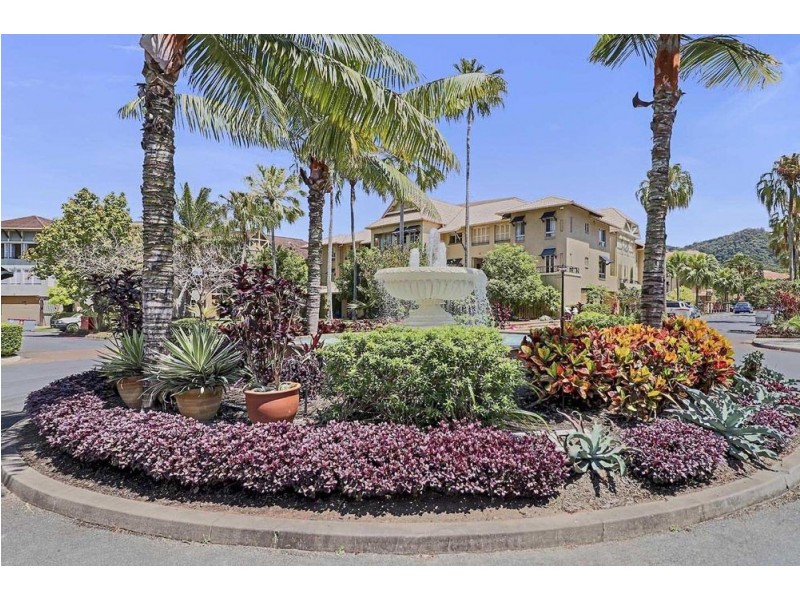 1625/2 Greenslopes Street, Cairns North QLD 4870