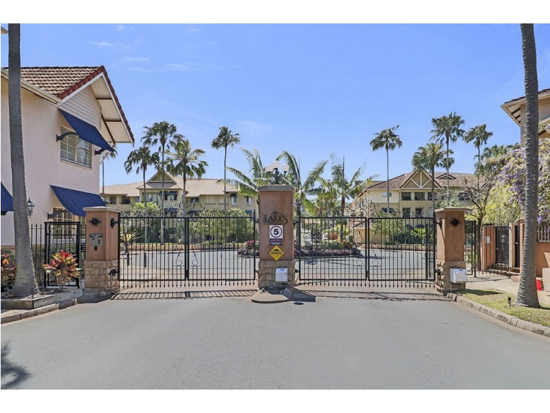 1625/2 Greenslopes Street, Cairns North QLD 4870