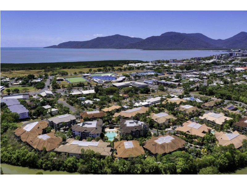 1625/2 Greenslopes Street, Cairns North QLD 4870