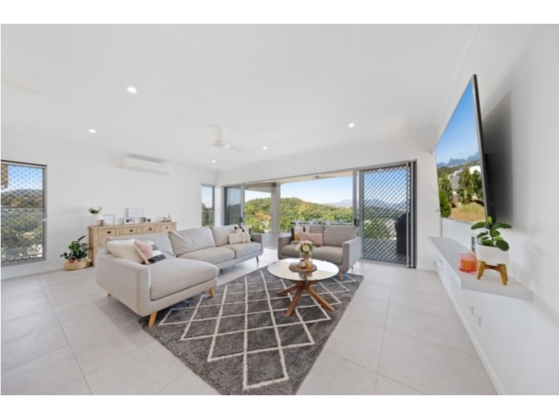 9 Tarwhine Close, Kanimbla QLD 4870