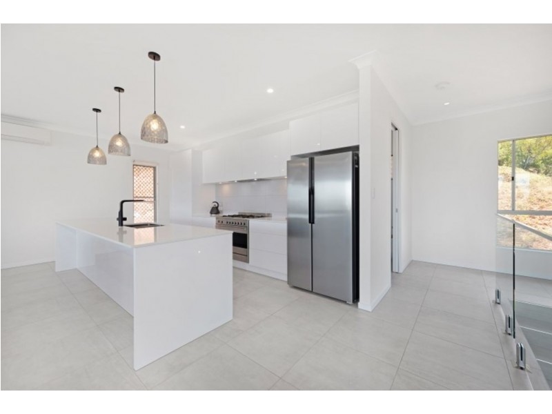 9 Tarwhine Close, Kanimbla QLD 4870