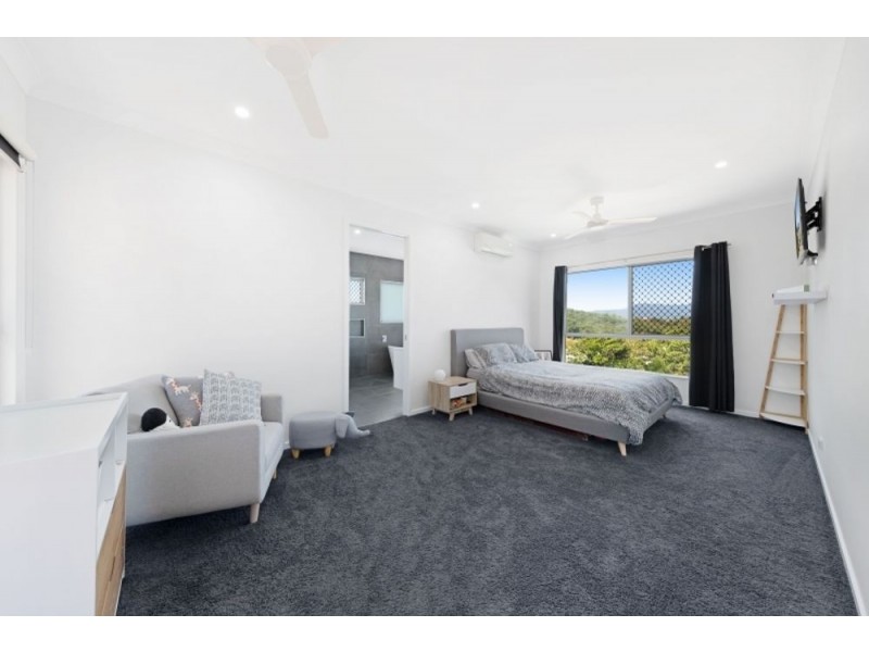 9 Tarwhine Close, Kanimbla QLD 4870