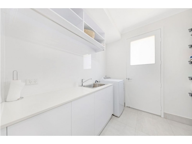 9 Tarwhine Close, Kanimbla QLD 4870
