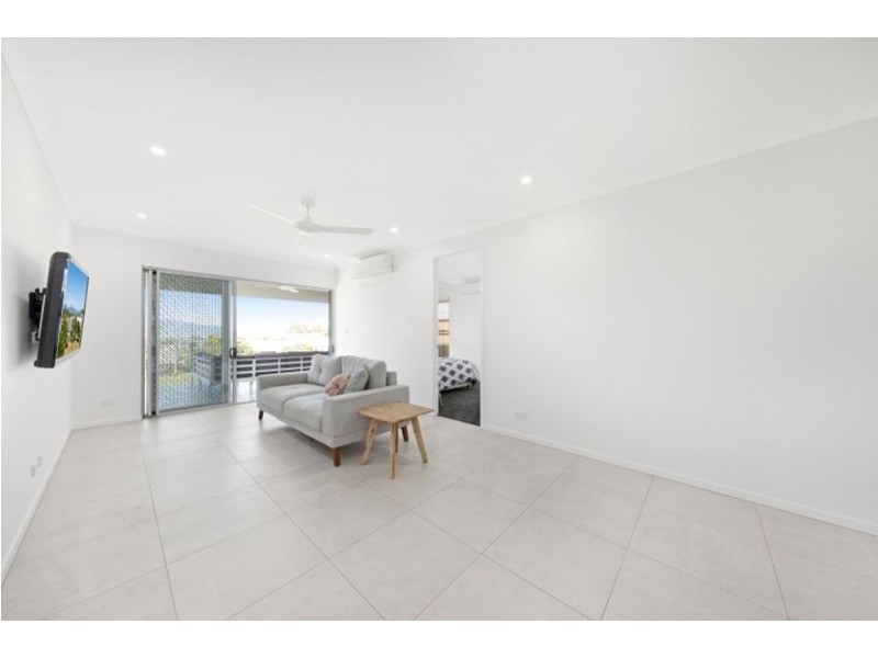 9 Tarwhine Close, Kanimbla QLD 4870