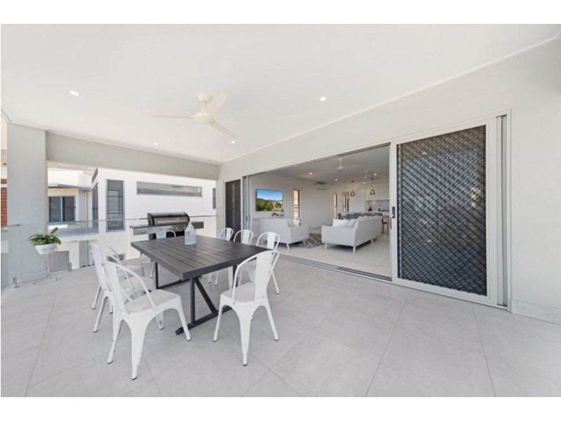 9 Tarwhine Close, Kanimbla QLD 4870