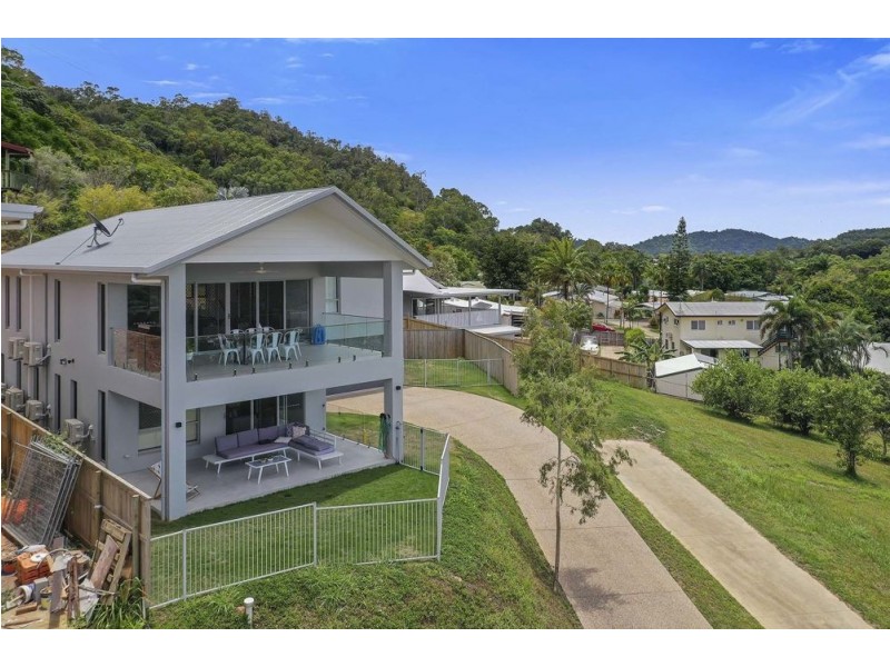9 Tarwhine Close, Kanimbla QLD 4870