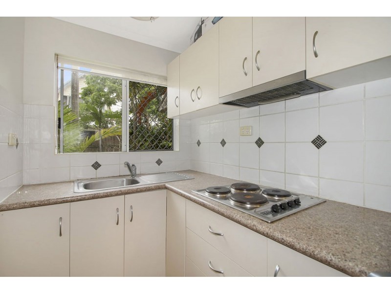 2/33 Rutherford Street, Yorkeys Knob QLD 4878