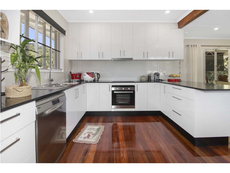 18 Hodel Street, Whitfield QLD 4870