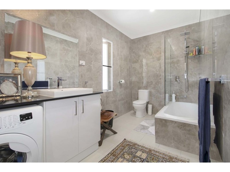 18 Hodel Street, Whitfield QLD 4870