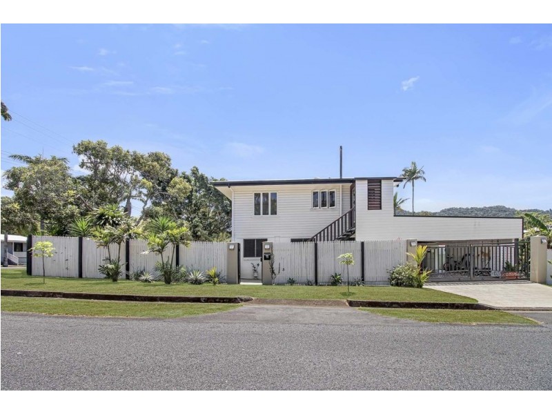 18 Hodel Street, Whitfield QLD 4870