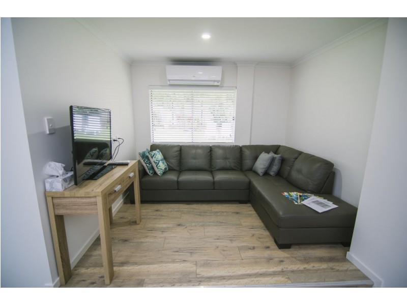 18 Hodel Street, Whitfield QLD 4870