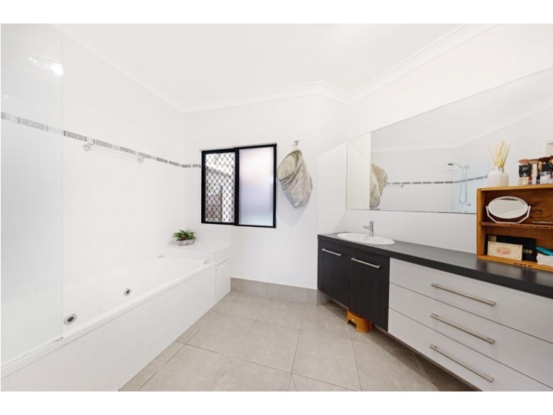 48 Pepperwood Street, Redlynch QLD 4870